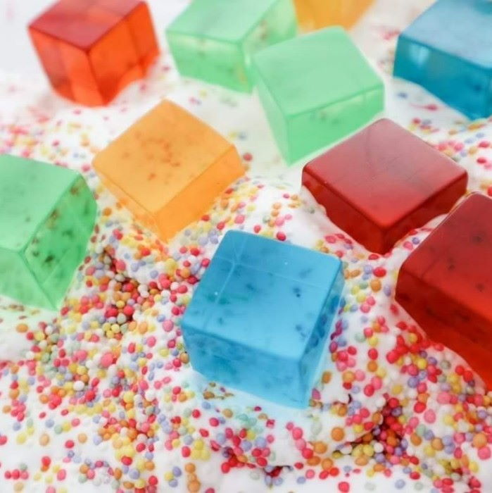 © Playdaysinperth for Milk Tooth Papoose Bright Lucite Cubes