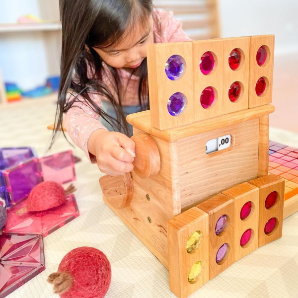 © zo.and.sunny for Milk Tooth Bauspiel Colour Street